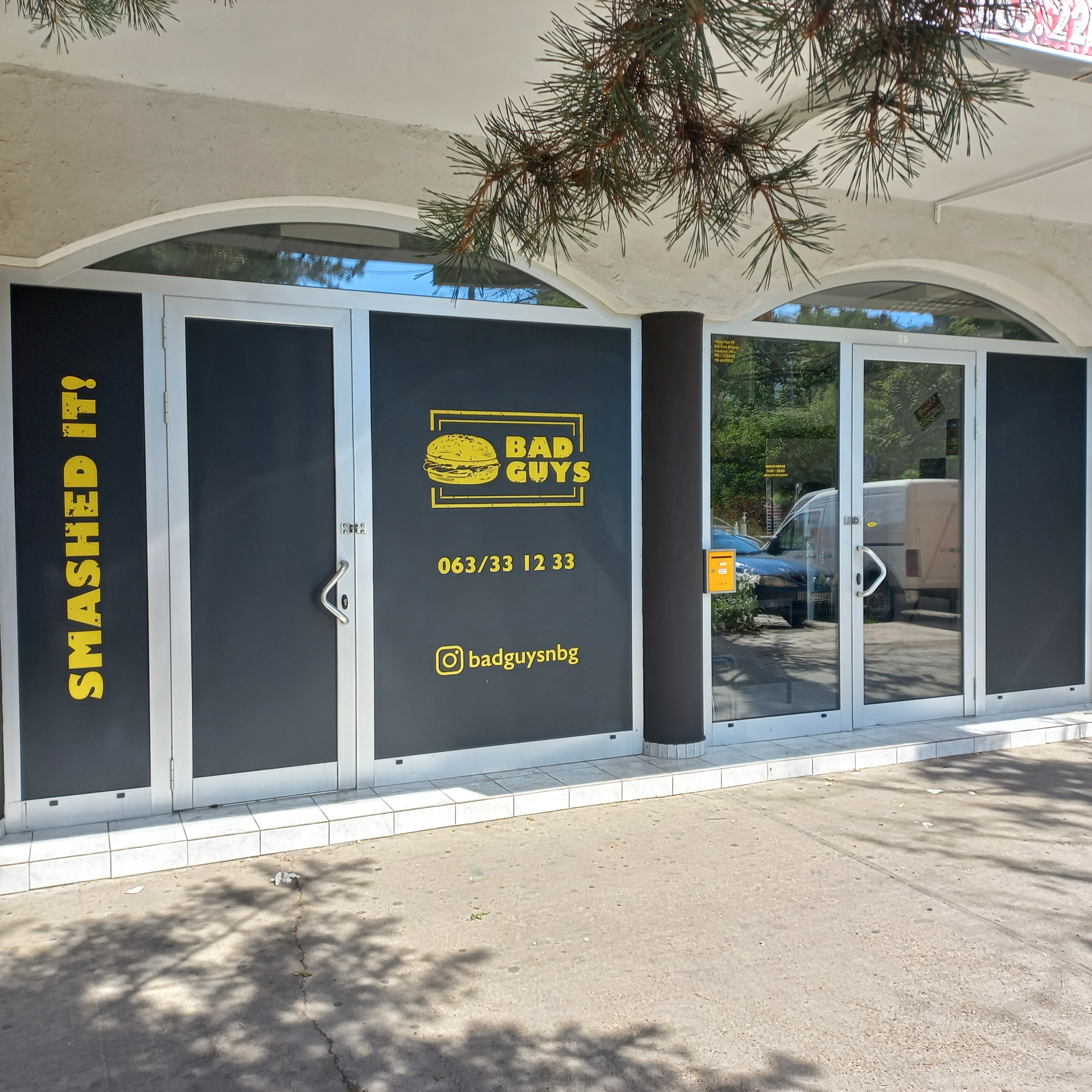 Brendiranje lokala i izloga — realizovan rad Ultimate Design, fotografija 6