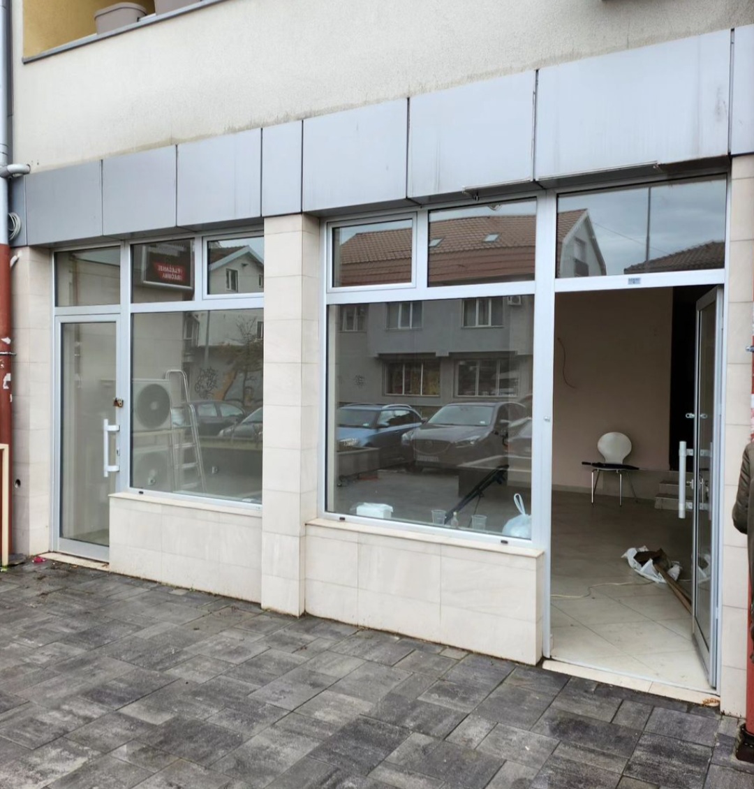 Presvlačenje stolarije folijom — realizovan rad Ultimate Design, fotografija 13