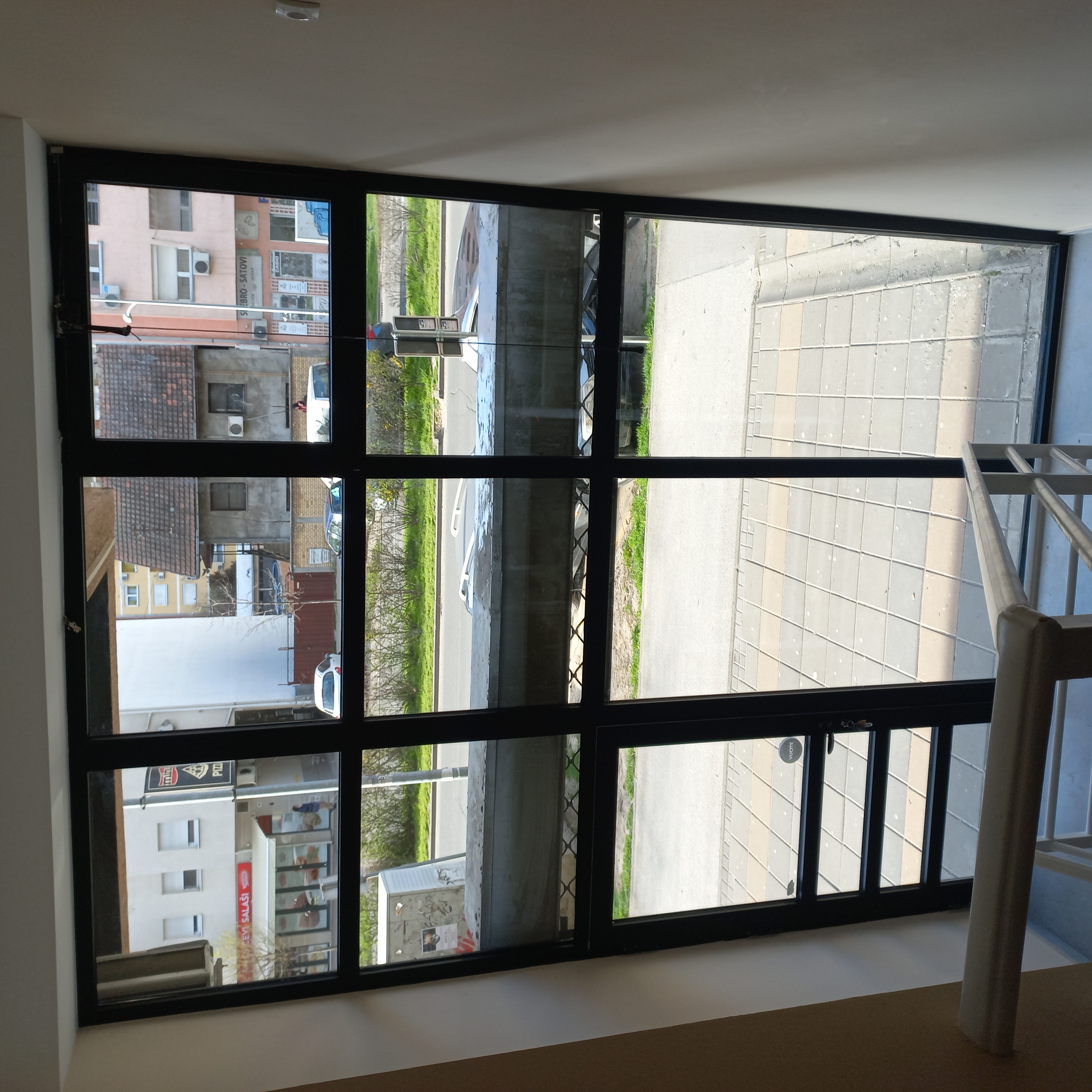 Presvlačenje stolarije folijom — realizovan rad Ultimate Design, fotografija 7